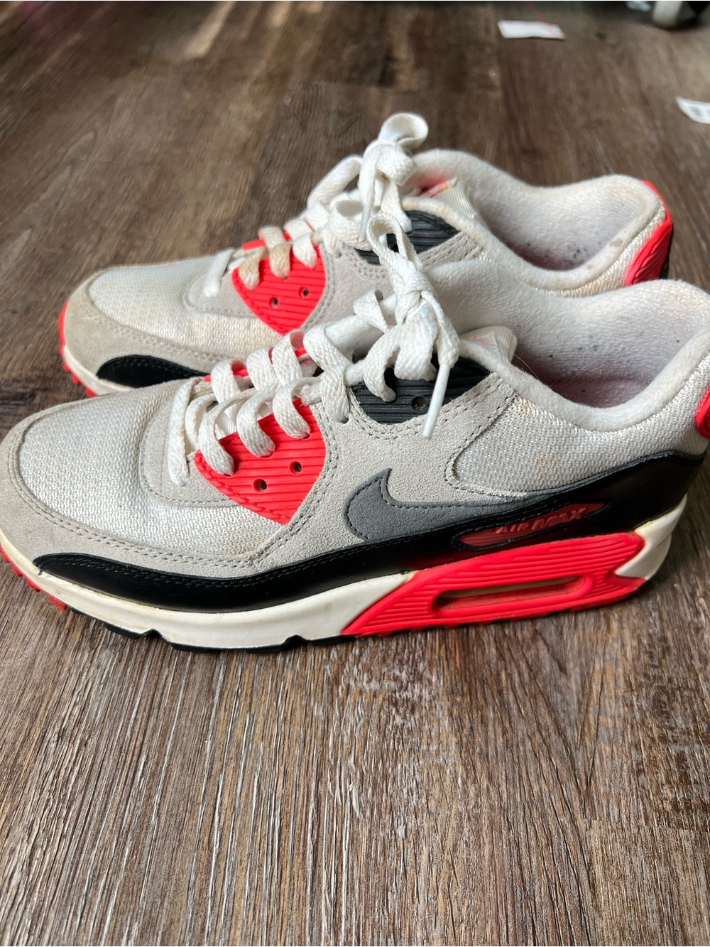 Nike Air Max 90 Infrared 6Y Youth White Grey Black Red Vintage Style Sneakers